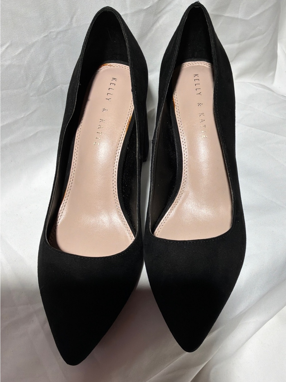 Kelly & Katie Black Pointed Toe Suede Pumps